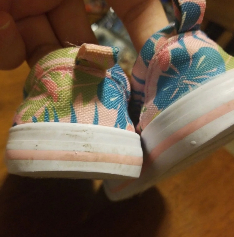 Disney Stitch slip on shoes - Picture 4 of 8